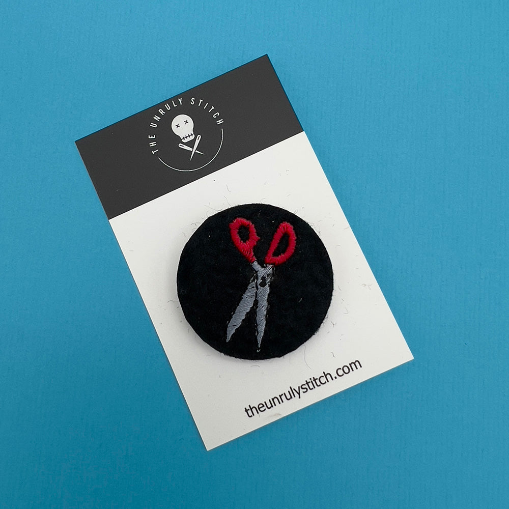 Dressmaking scissors embroidered pin badge